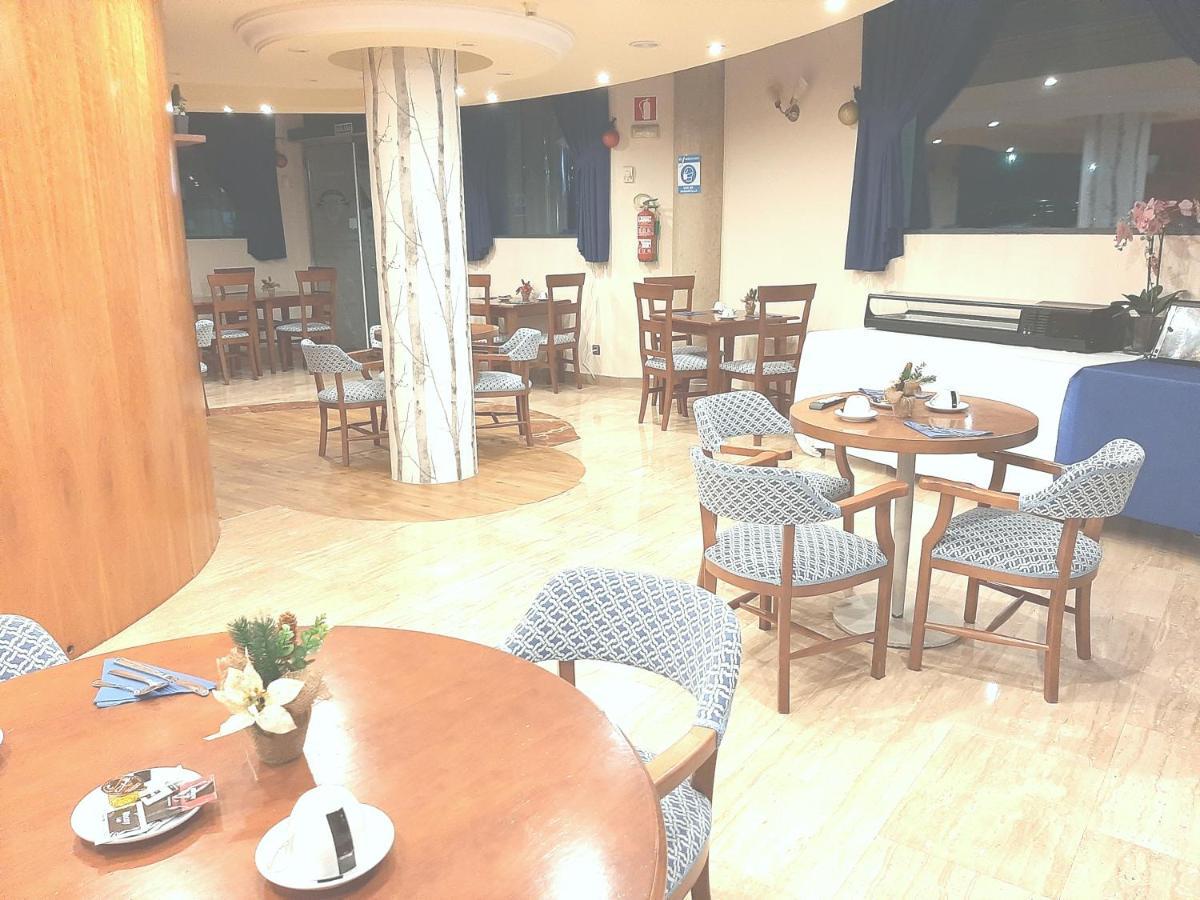 Hotel Nueva Plaza Maliaño Buitenkant foto