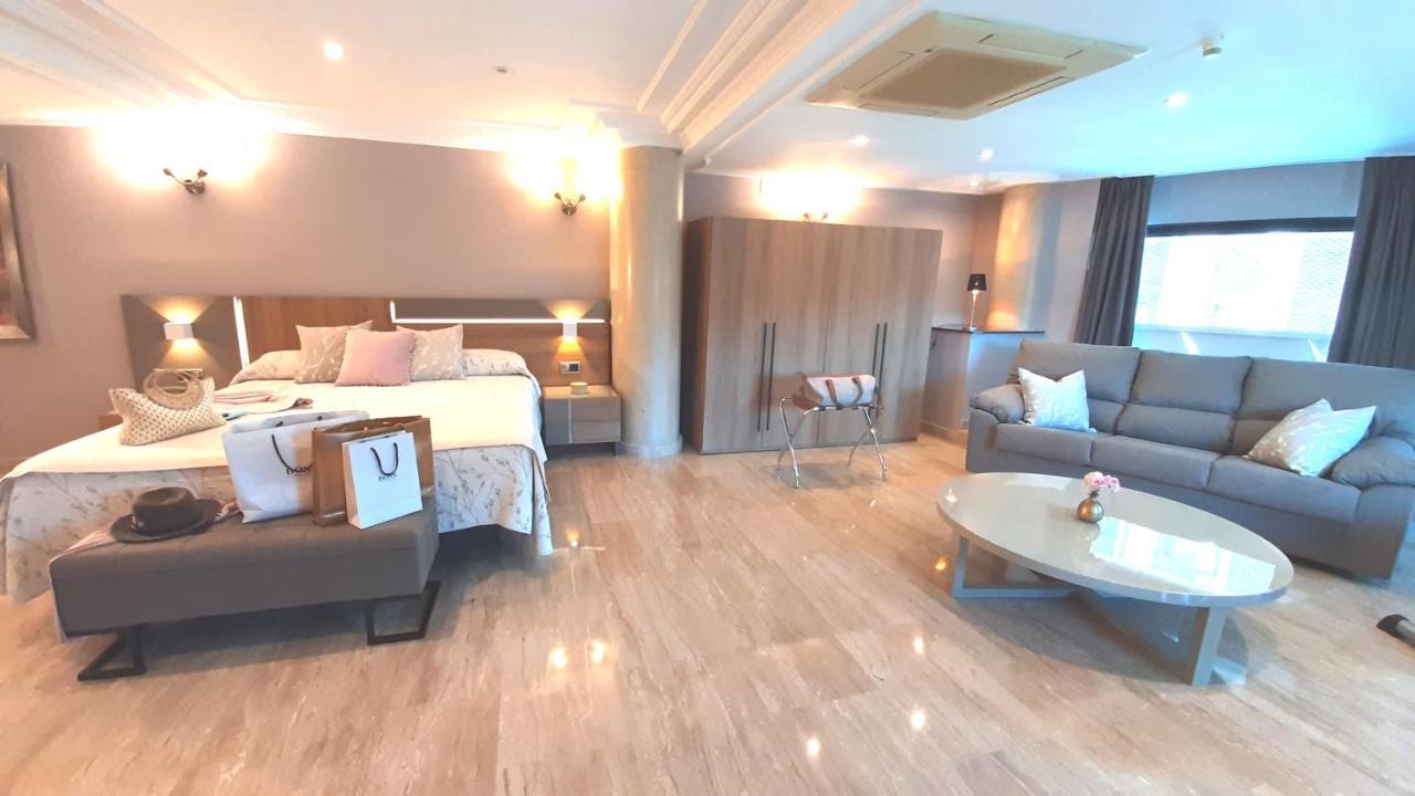 Hotel Nueva Plaza Maliaño Buitenkant foto