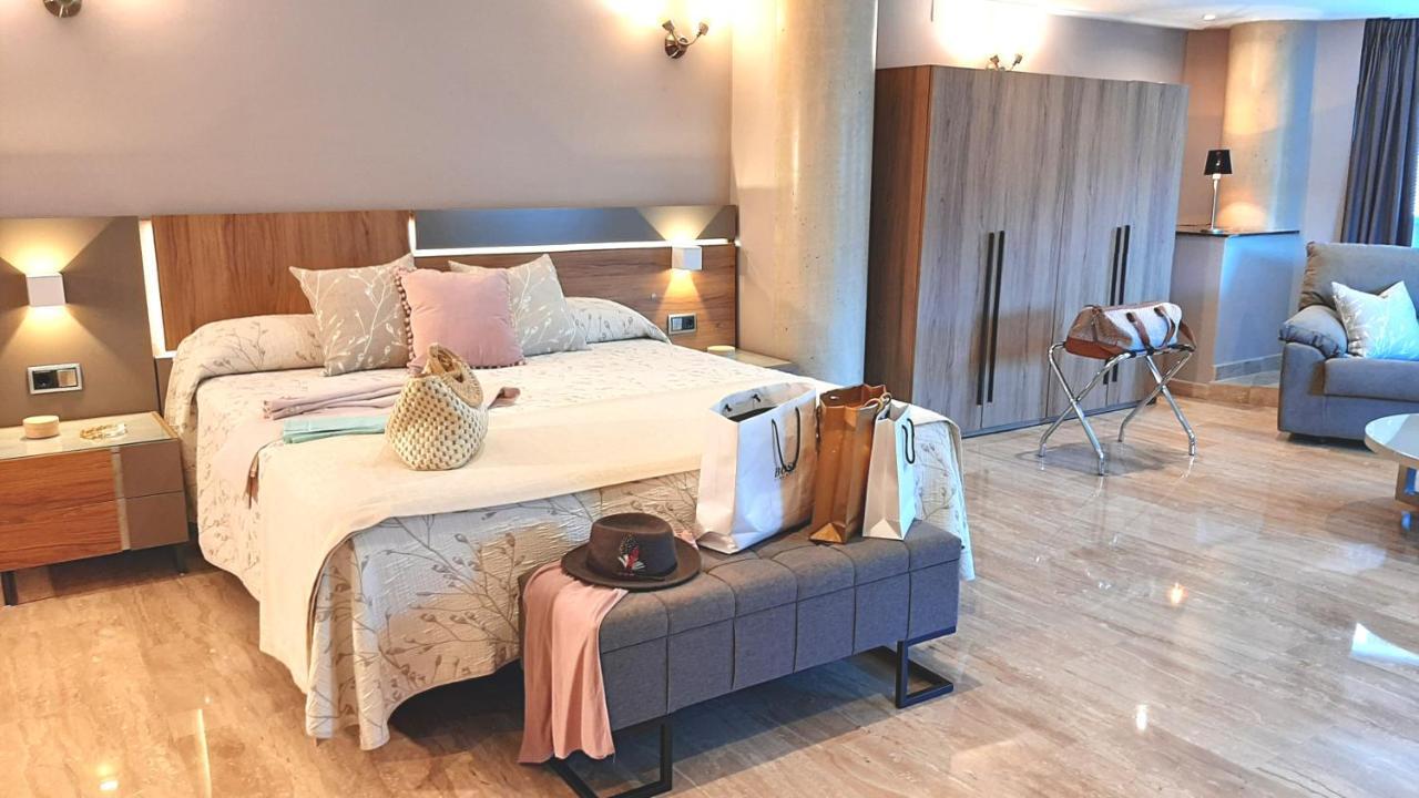 Hotel Nueva Plaza Maliaño Buitenkant foto