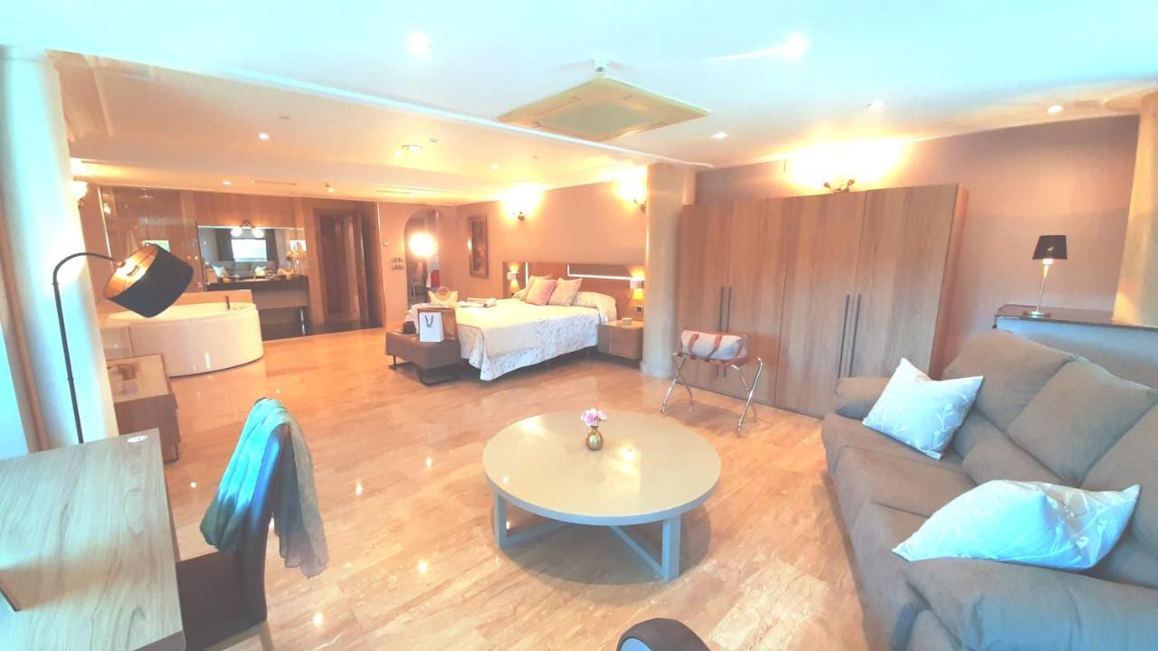 Hotel Nueva Plaza Maliaño Buitenkant foto