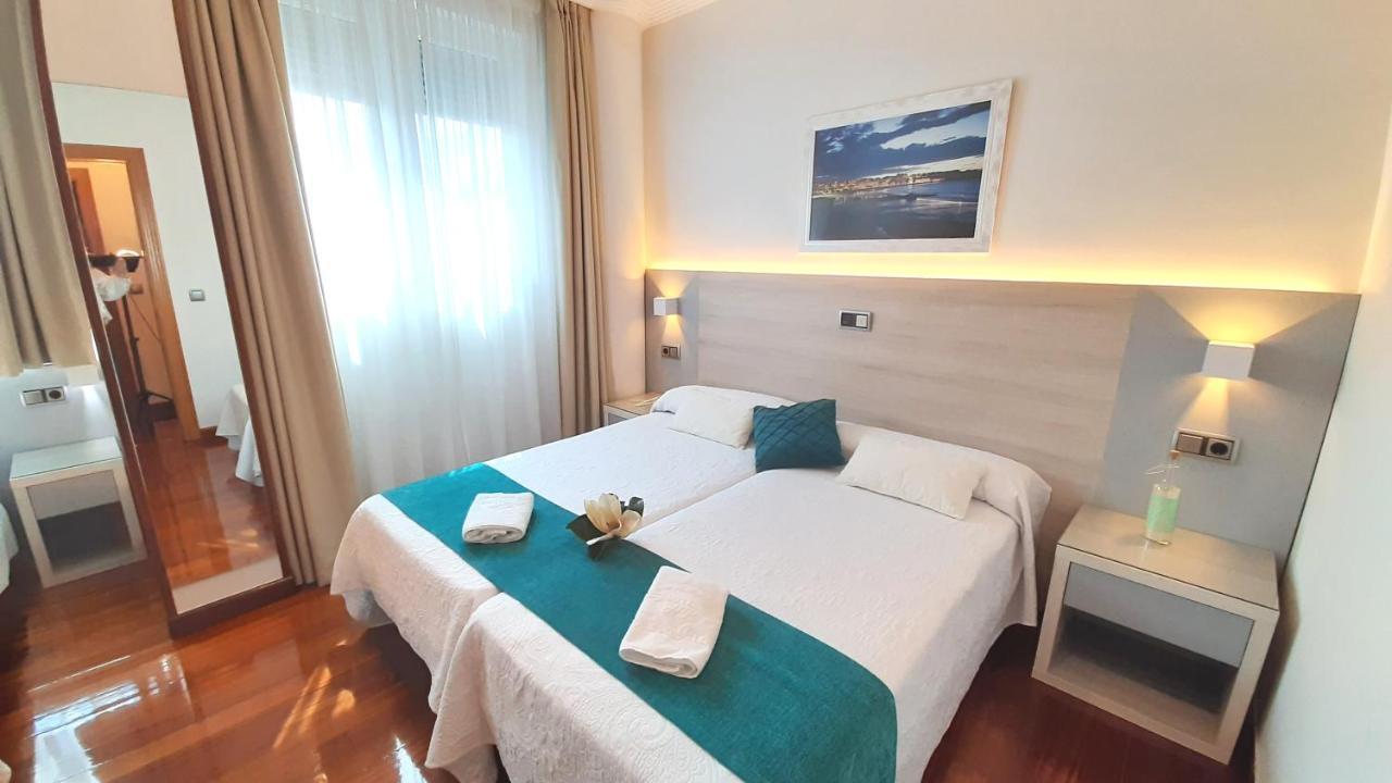 Hotel Nueva Plaza Maliaño Buitenkant foto